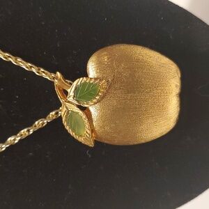 1950s Vintage Goldtone Apple And Jade Necklace Brooch By PERI 24 Inch Chain
